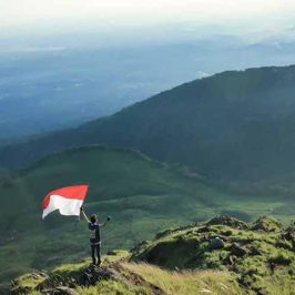 Mendaki Gunung Libur 17 Agustus, Ada 5 Gunung Ramah Pemula di Jawa Tengah, Berikut Tipsnya